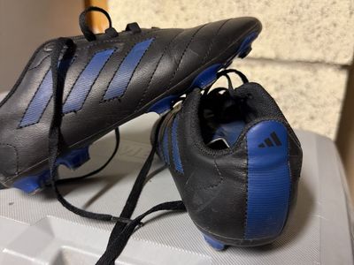 Adidas soccer cleats -size 4