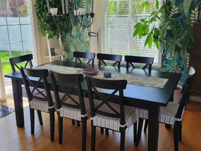 Dining table, large with 8 chairs!