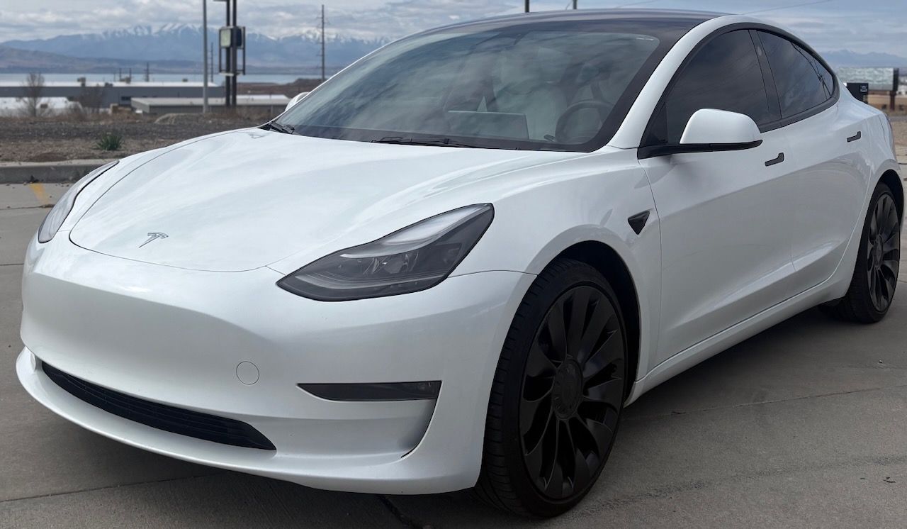2023 Tesla Model 3 Performance