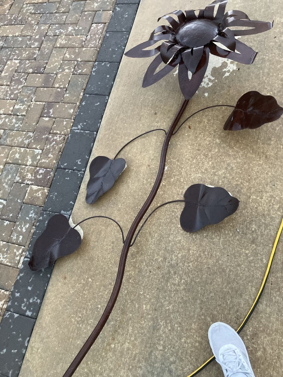 Large Metal Sunflower Garden Stake Yard Art Sculpture