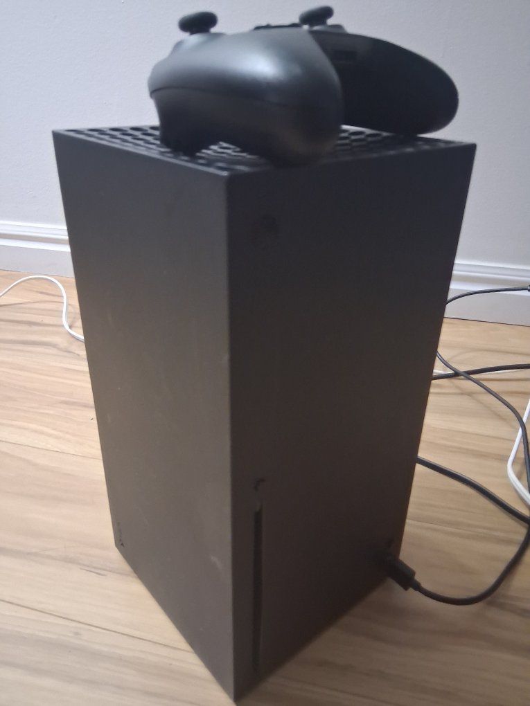 Main image 3
