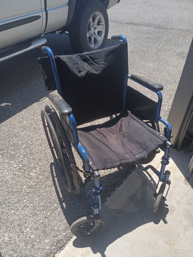 Drive Medical Lightweight Manual Wheelchair - Blue Frame, Black Seat