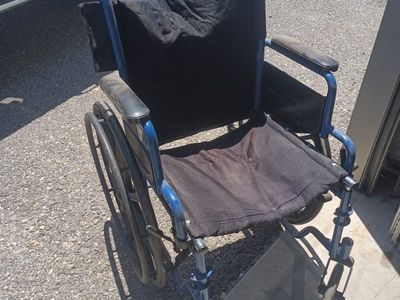 Drive Medical Lightweight Manual Wheelchair - Blue Frame, Black Seat