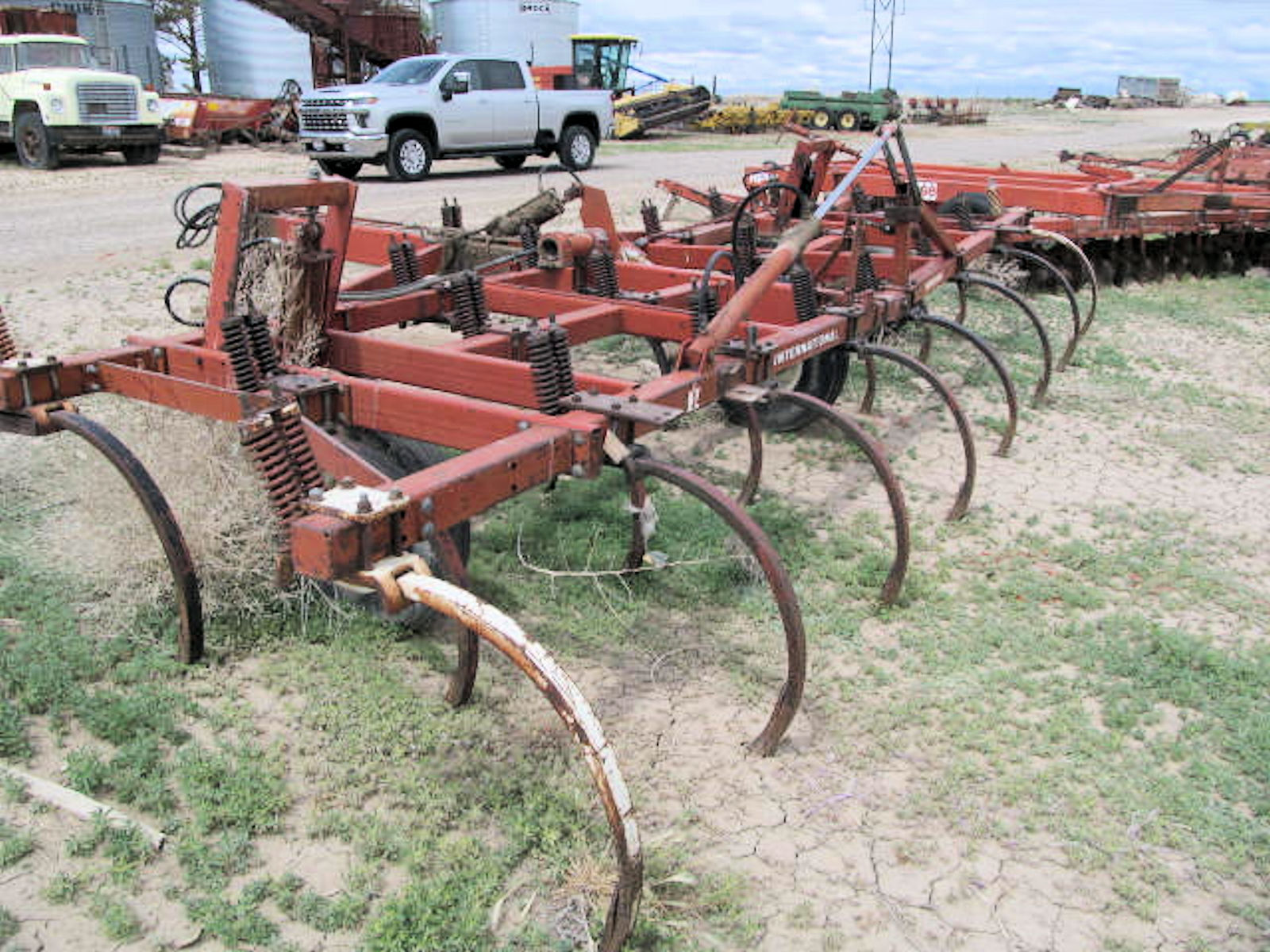 IH 5500 Chisel Plow 22 Shank