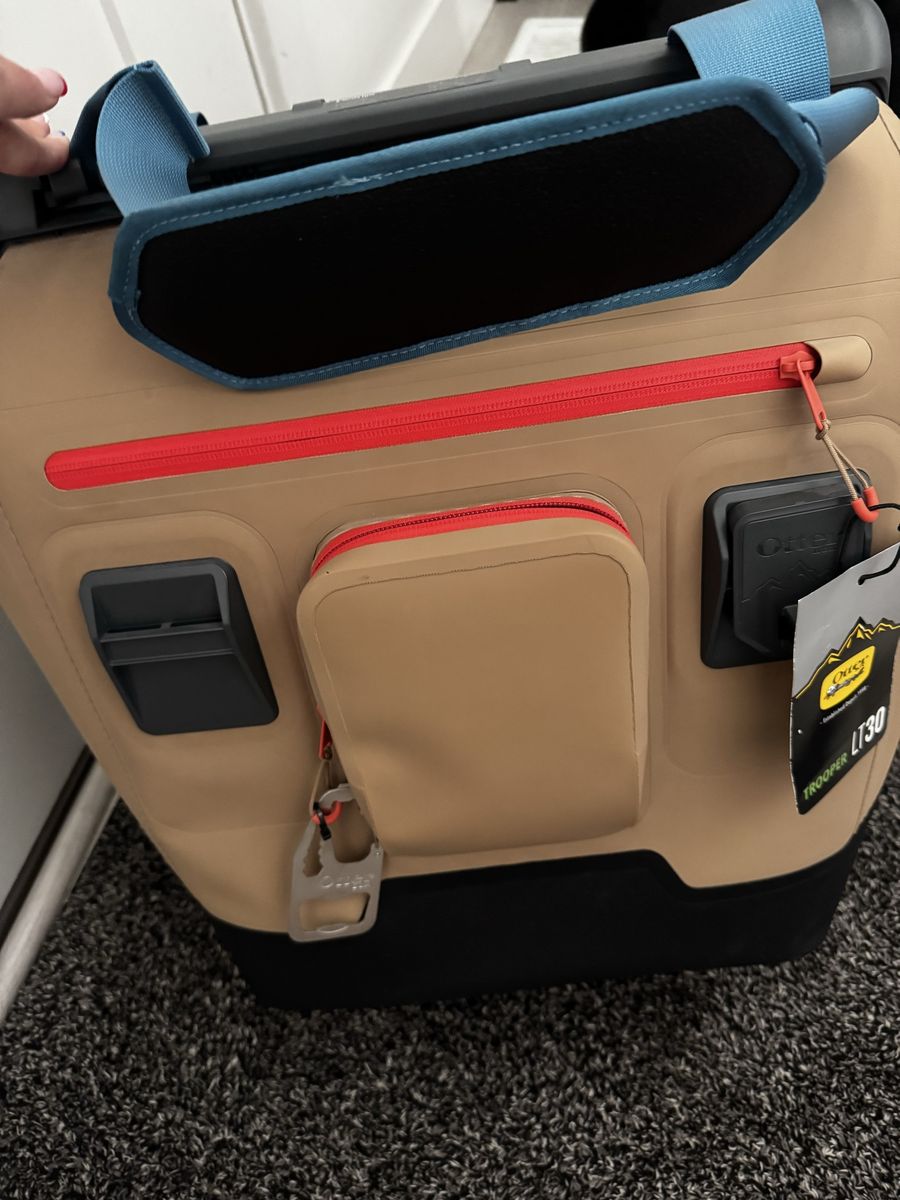 OtterBox Trooper LT 30 Soft Cooler Backpack Tan Teal 30 Quarter
