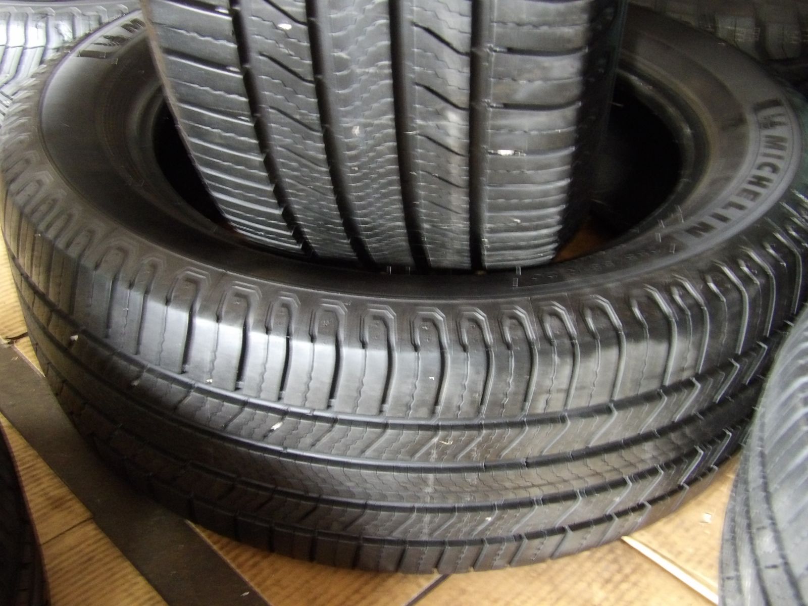 255/55R20 MICHELIN DEFENDER PAIR OF TWO USED TIRES