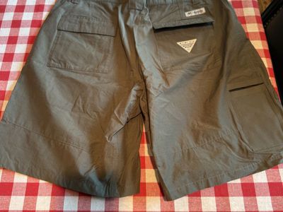 NEW Columbia PFG Omni-Shade Performance Fishing Gear Shorts Men's Size 36
