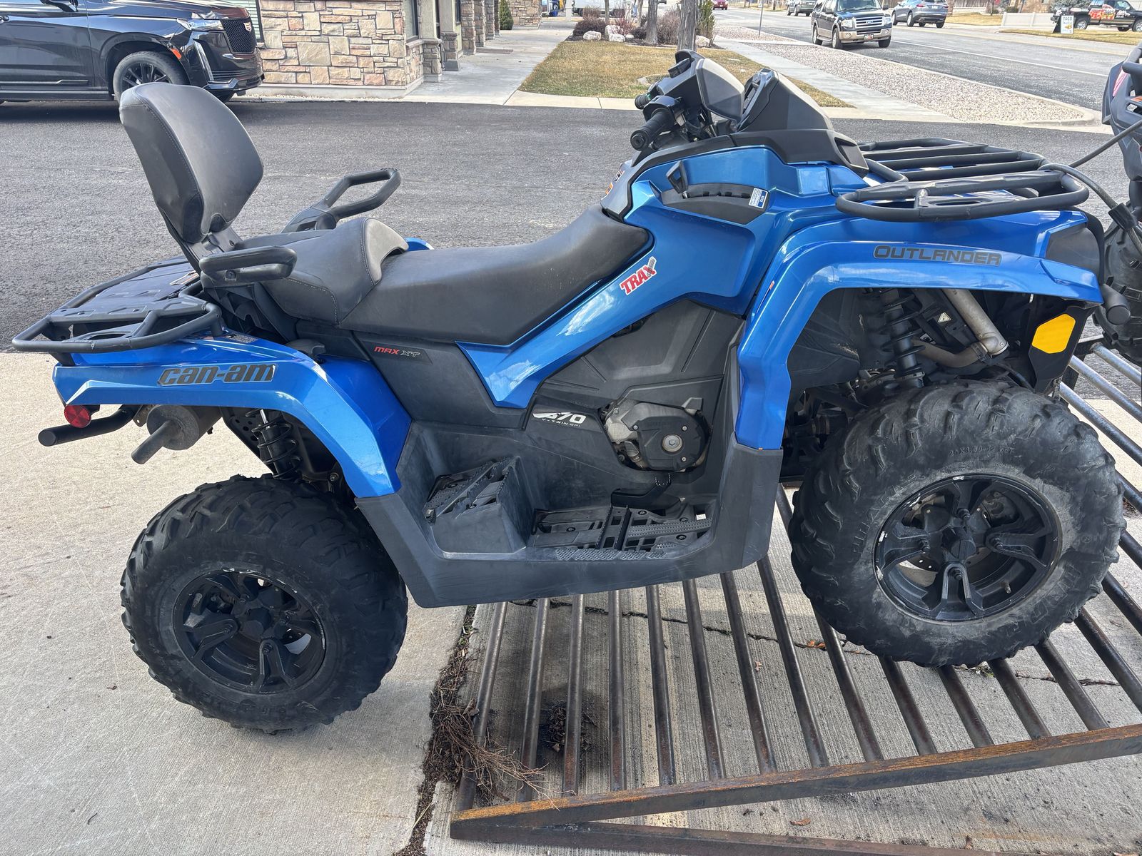 2023 Can-Am Outlander MAX 570