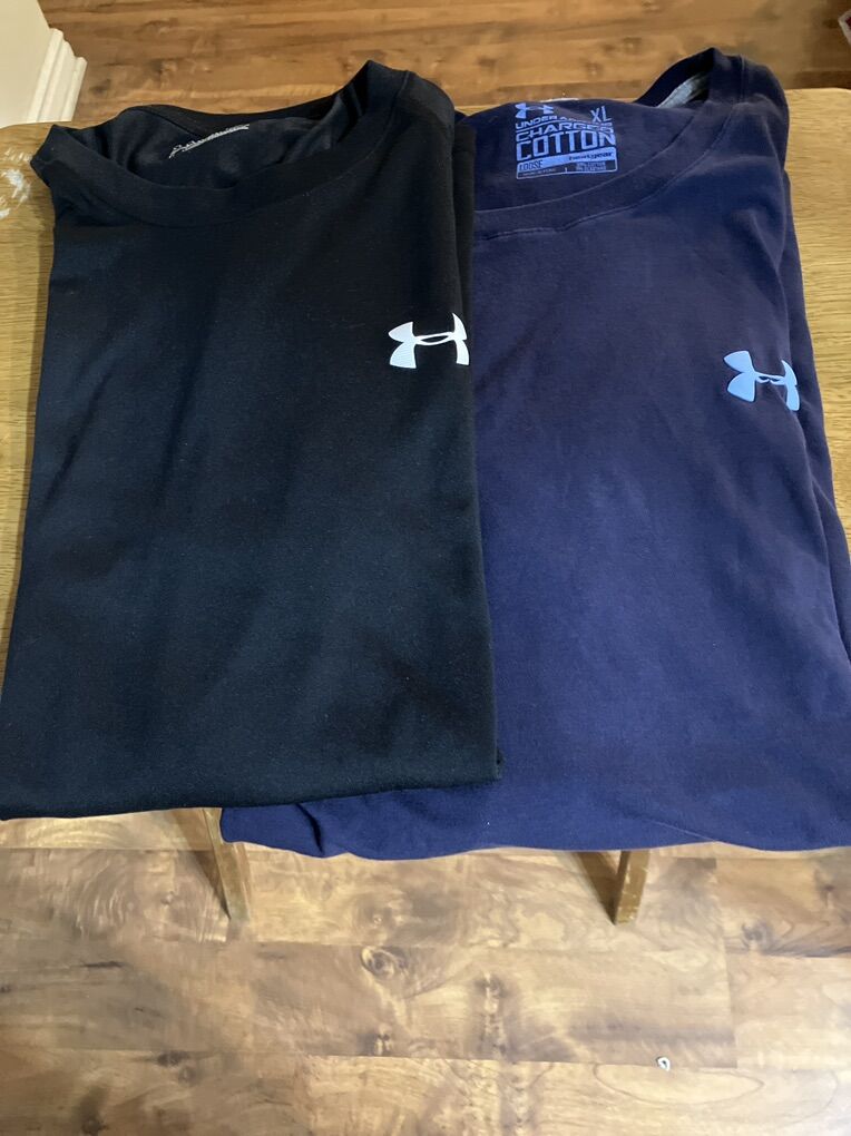 2 Under Armour T-Shirts XL Black & Blue