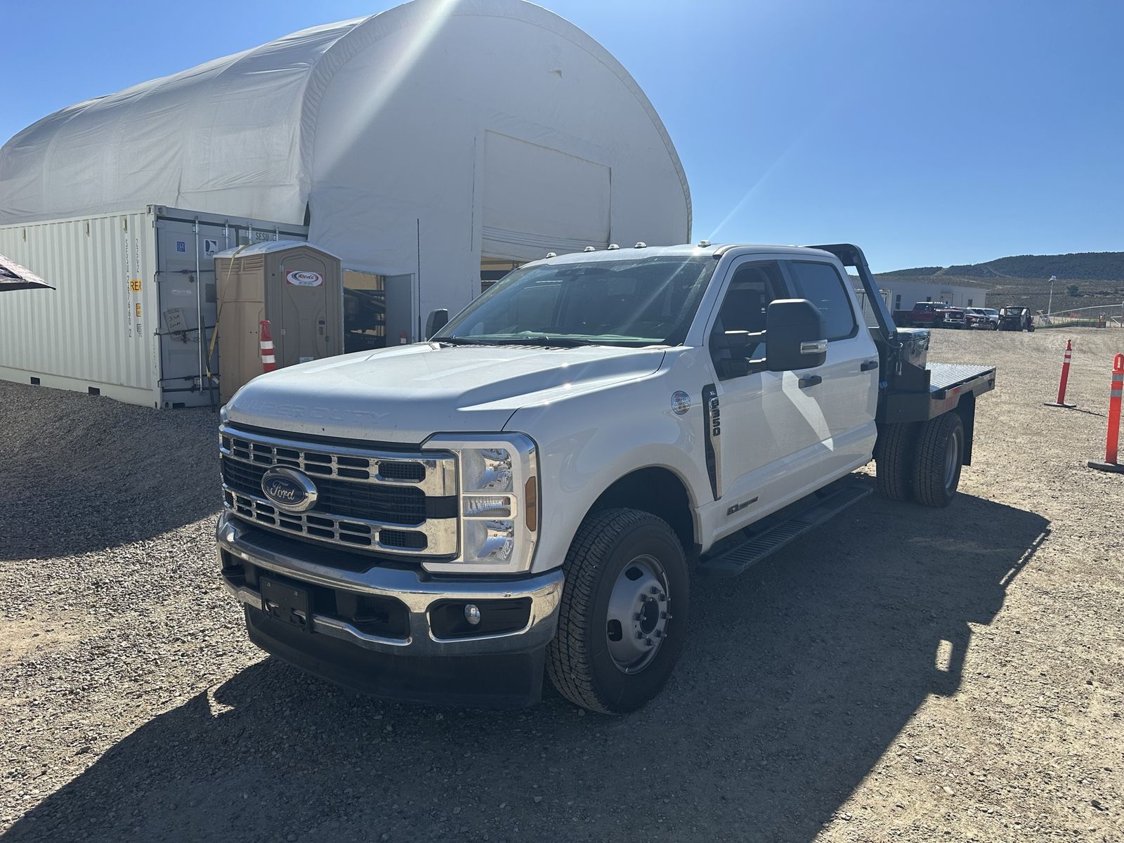 Ford F-350 Super Duty Flatbed Truck - White