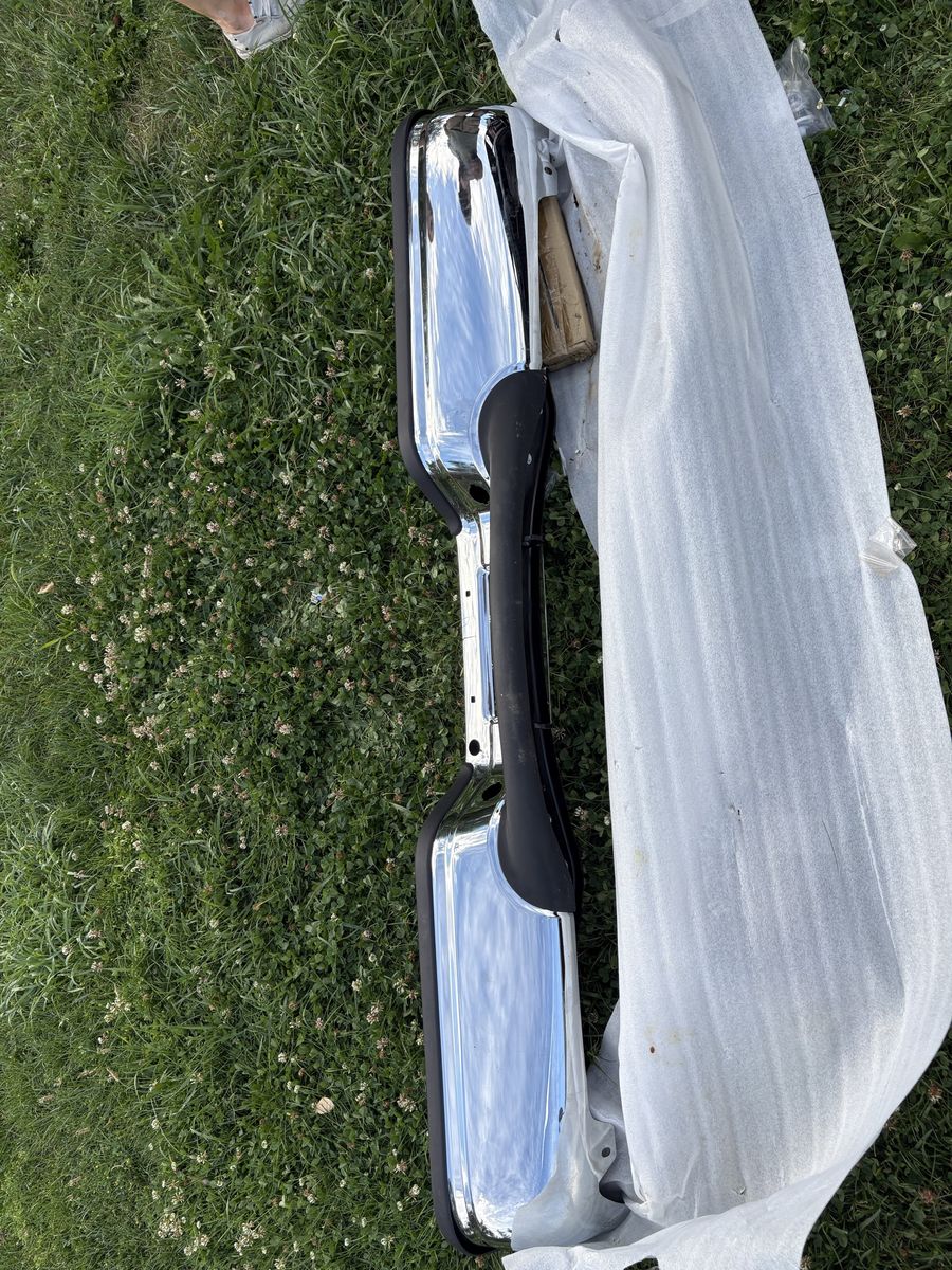 Ford F350 1999-2006 Chrome truck rear bumper with black step pad
