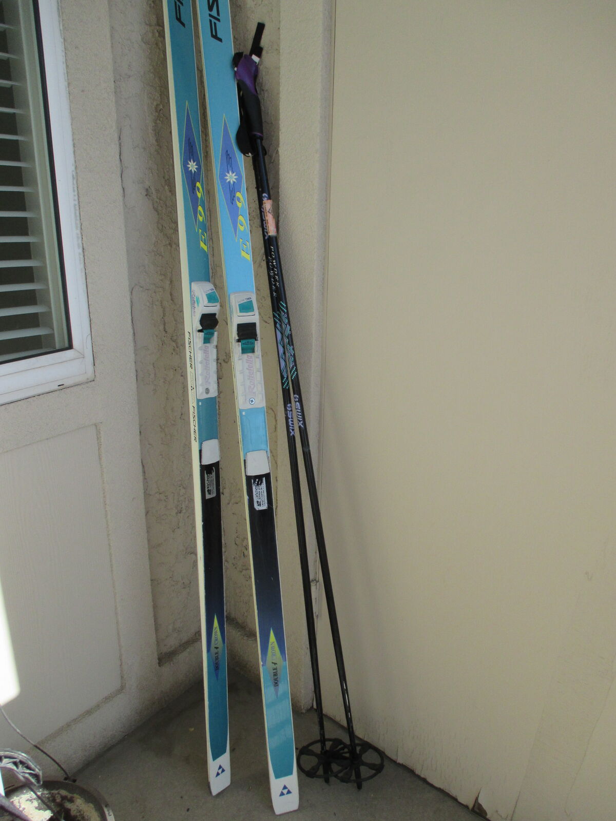 Fischer XC Skis 80" x 2" Waxless Fish scales & Swix Poles 58"