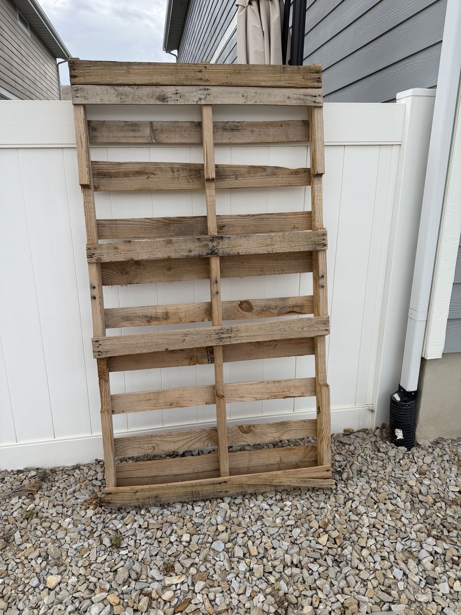 Free Wood Pallet
