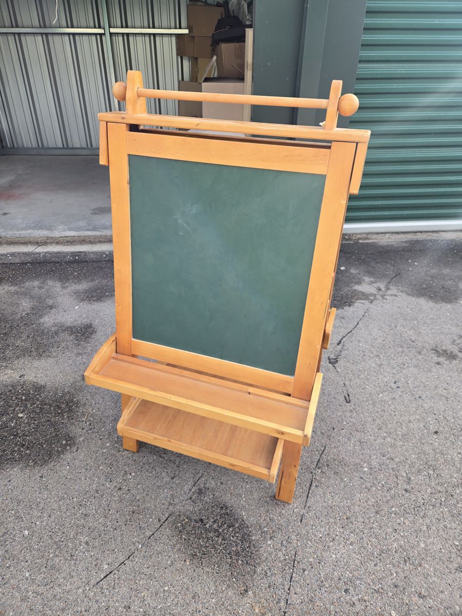 KidKraft kids wooden art easel