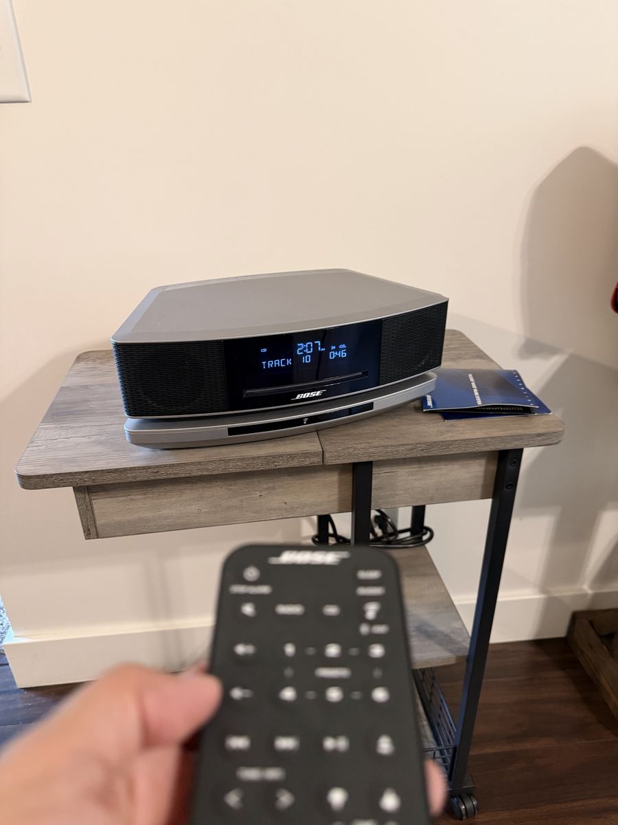 Bose Wave Music System IV Silver with Remote & Manual - CD Player & Radio and Bluetooth pedestal.