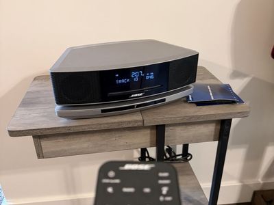 Bose Wave Music System IV Silver with Remote & Manual - CD Player & Radio and Bluetooth pedestal.