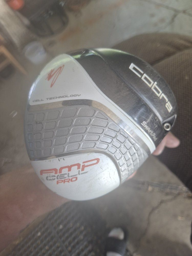 Cobra AMP Cell Pro Driver w/ Mitsubishi Rayon Kuro Kage Shaft & Fly-Z+ Headcover