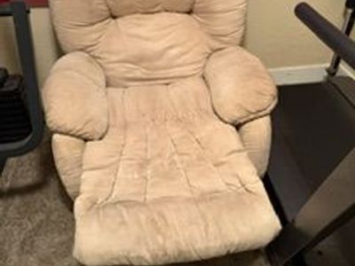 Full Size Comfortable Recliner