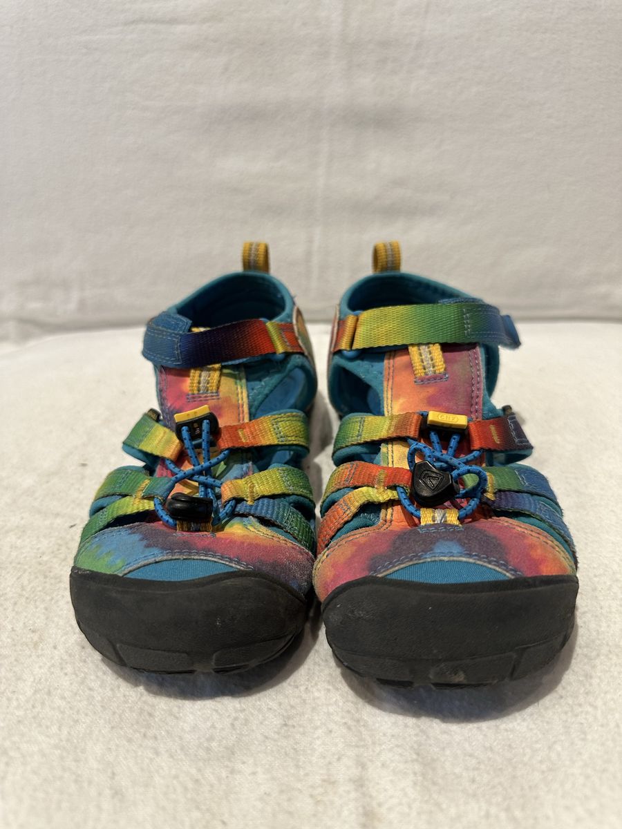 Keen youth size 3 blue/rainbow, washable, hiking sandals