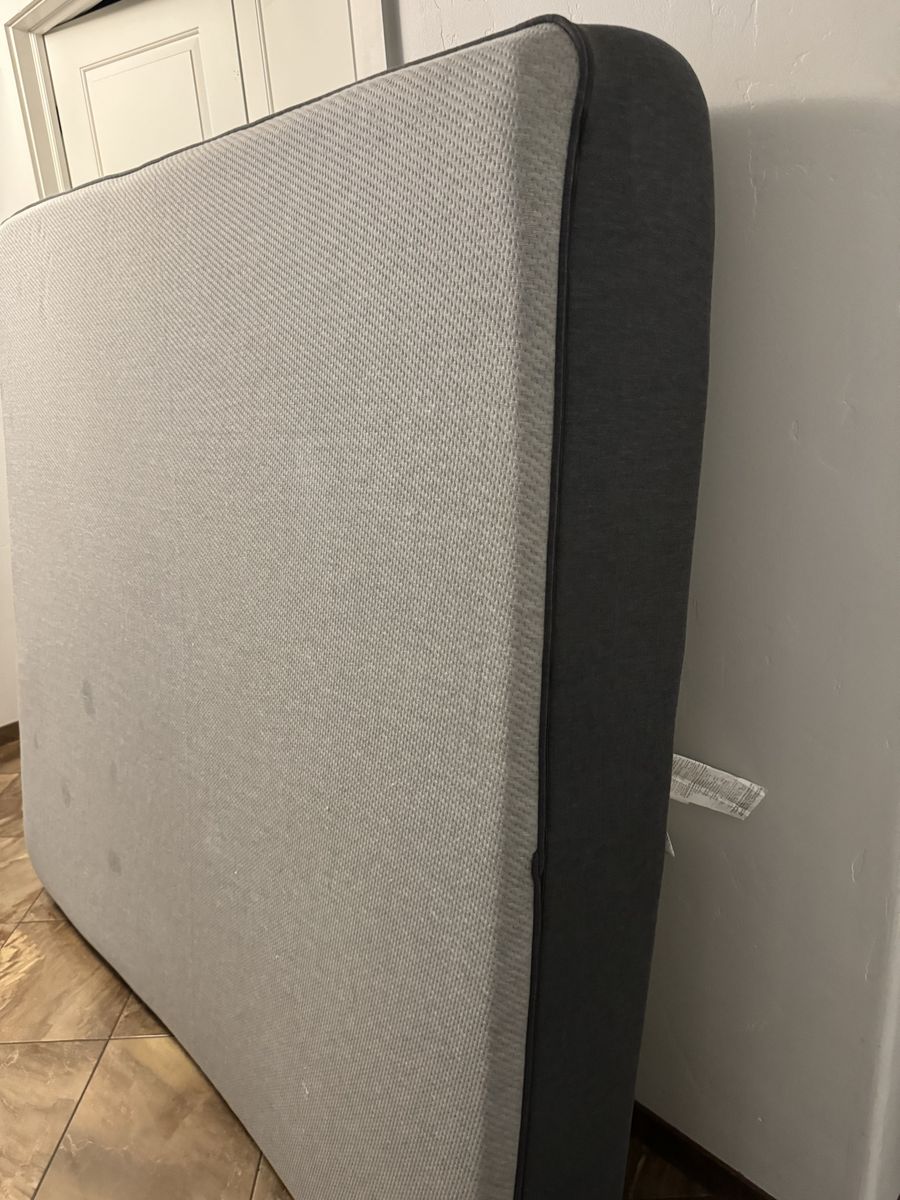 Gray Foam Mattress king size its like new clean $100
