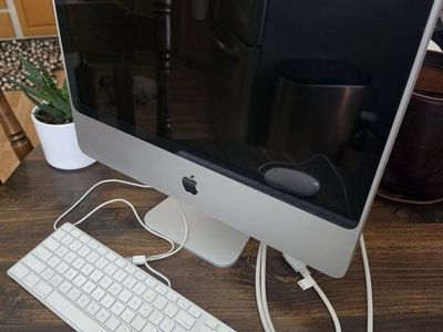 Apple iMac Desktop Computer with Wired Keyboard and Mouse