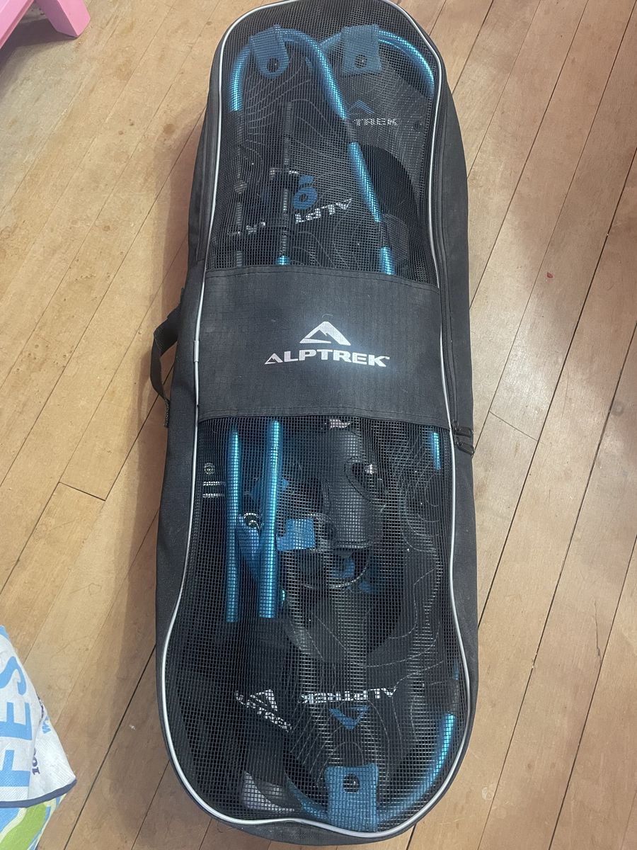 ALPTREK 930 9” x 30” Snowshoe Kit + Poles & Carry Bag
