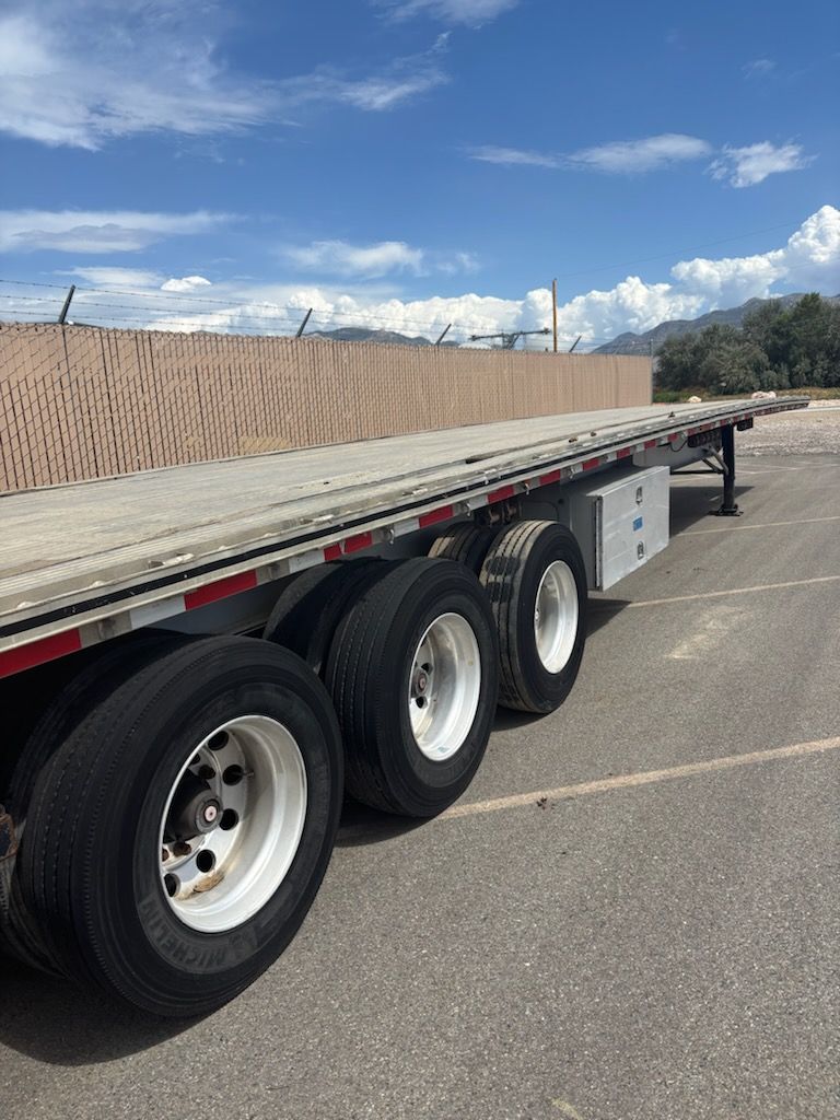 2013 MAC Flatbed Trailer with Forklift Mount