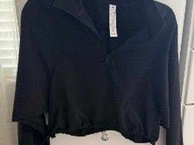 Alo Yoga Black Pullover Jacket Women’s Size S NEW Cropped Zip Athletic Jacket