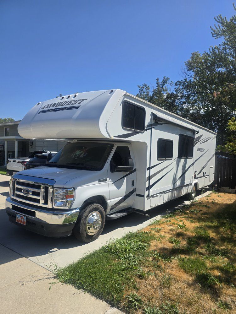 ( low miles ) 2022 Gulf Stream Conquest Class C Motorhome - Ford E-450 Chassis