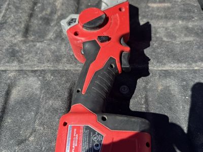 Milwaukee M12 Cordless Plastic Pipe Shear Up To 2 Inch