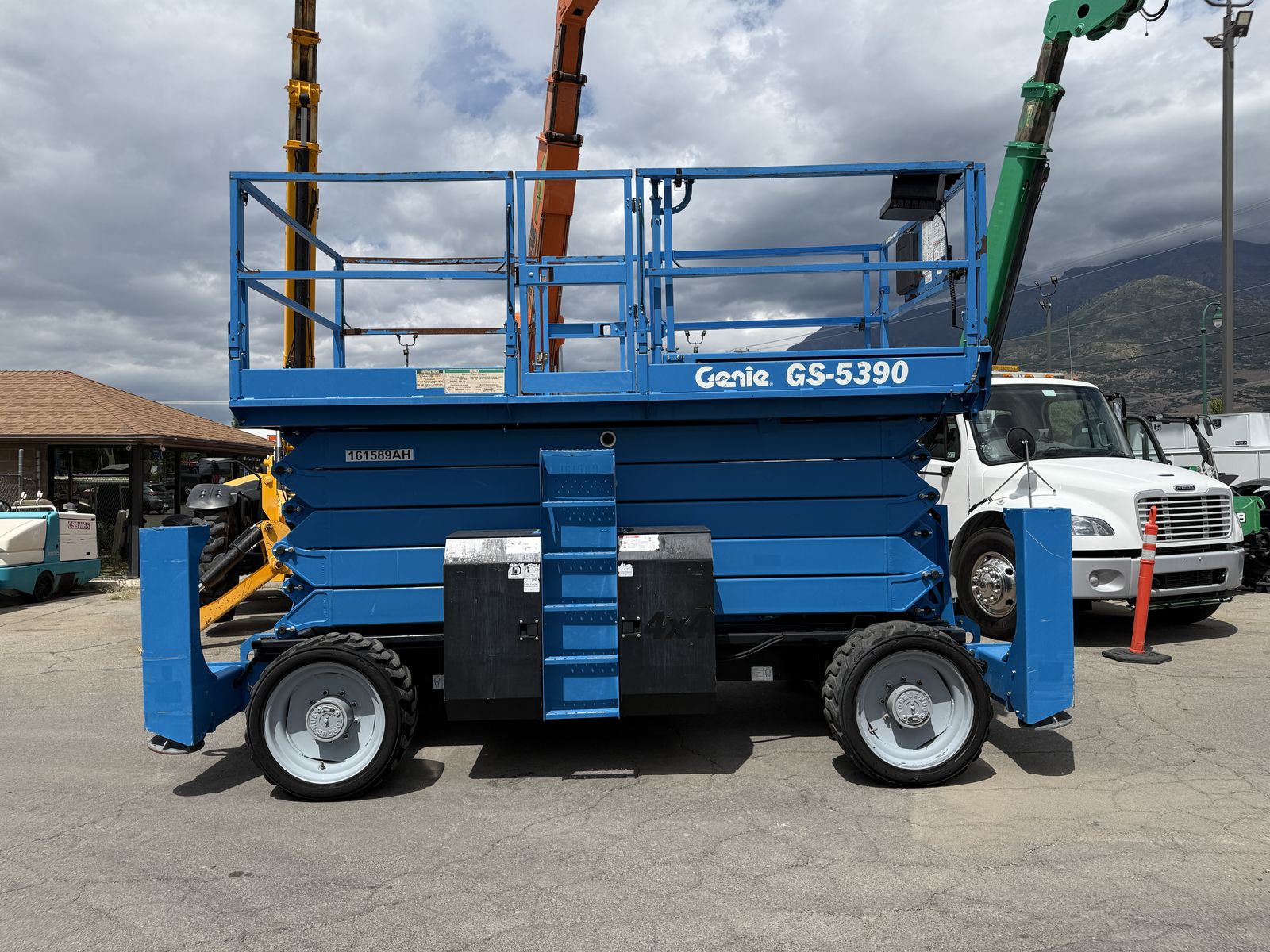 Used Scissor Lift Rough Terrain 4x4 2015 Genie GS-5390RT