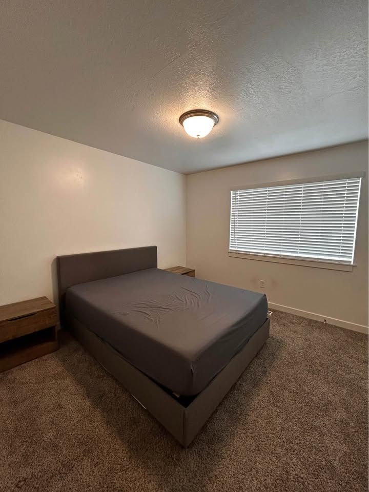 Private room in townhouse for rent!