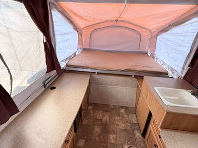 Palomino 2011 pop up trailer