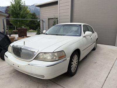 2003 Lincoln Town Car Executive