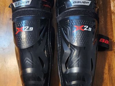 Senior Bauer Vapor X2.9 16" Shin Pads (New Condition)