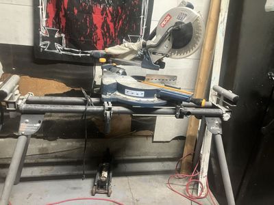 RYOBI COMPOUND MITER SAW W/STAND