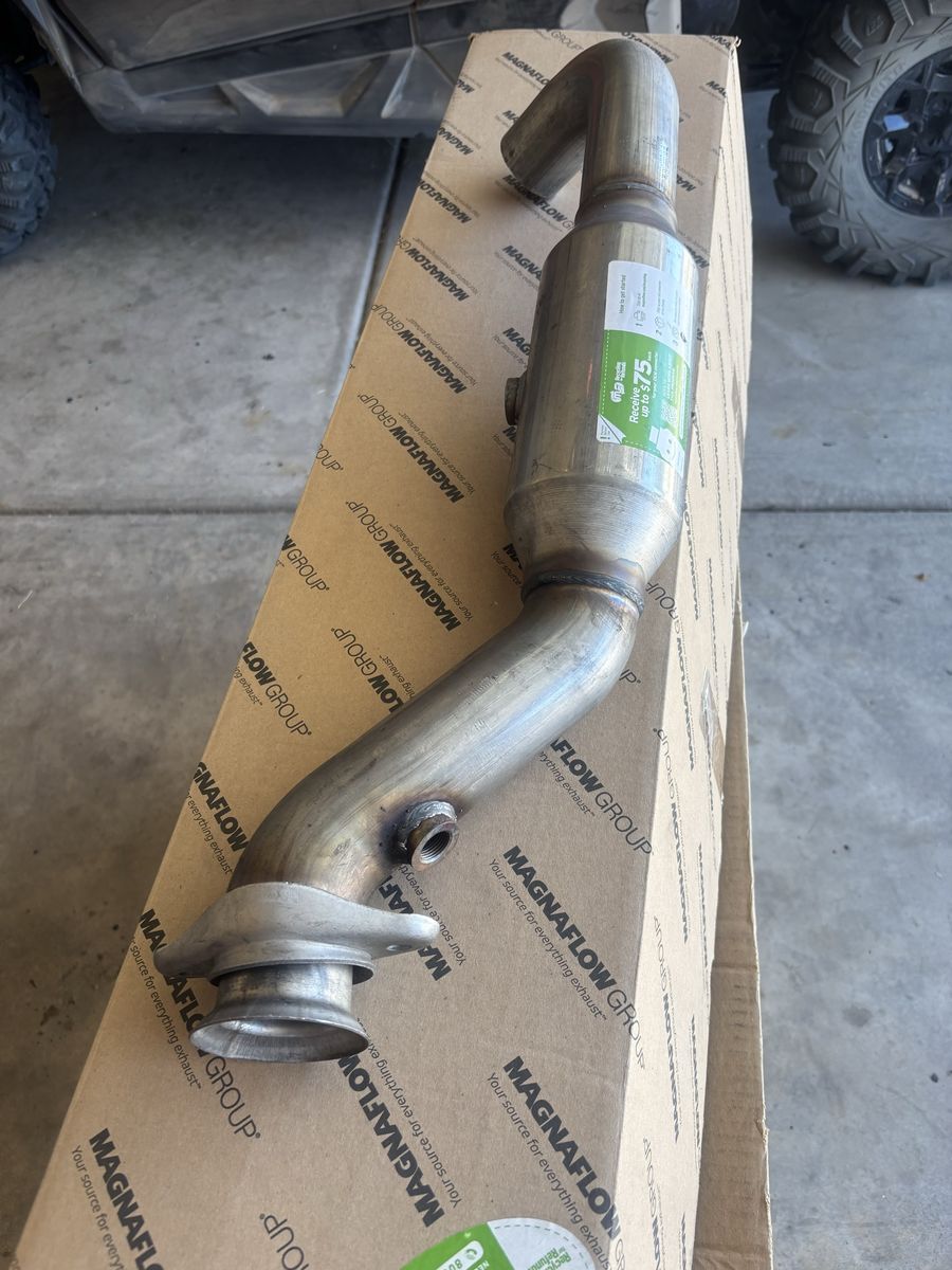 Magnaflow Catalytic Converter (NIB) 2011-2014 Ford