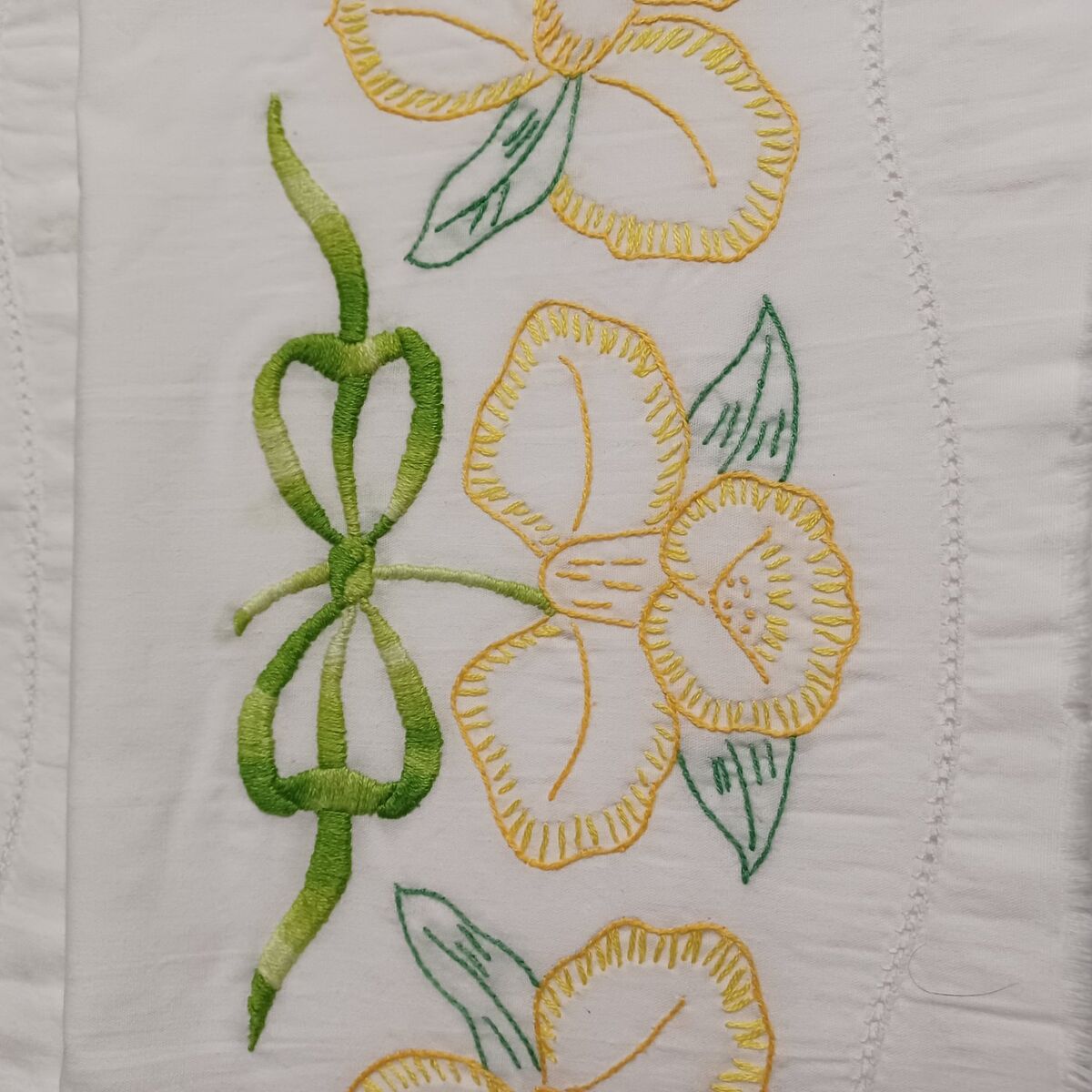 Vintage Embroidered Pillowcases Set