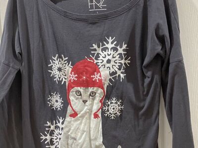 Womans Black Long Sleeve Winter Cat T-Shirt