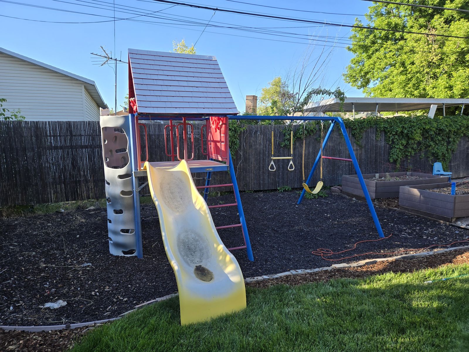 Lifetime Big Stuff swingset