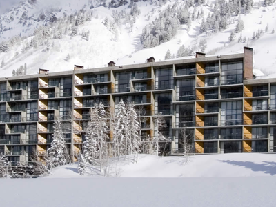 Iron Blosam Lodge at Snowbird, UT • Week 51 • 2-Story Mountain-View Unit • Sleeps 8