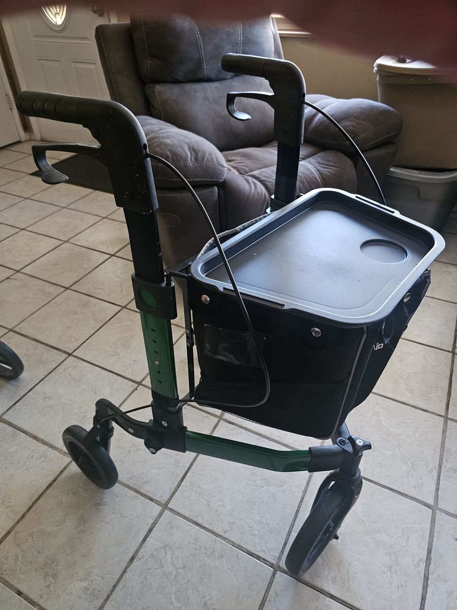 3 wheels walker 