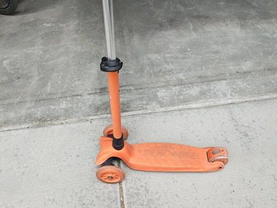 LifeMaster 3-Wheel Scooter - Orange, Kids Kick Scooter, Adjustable Handlebar