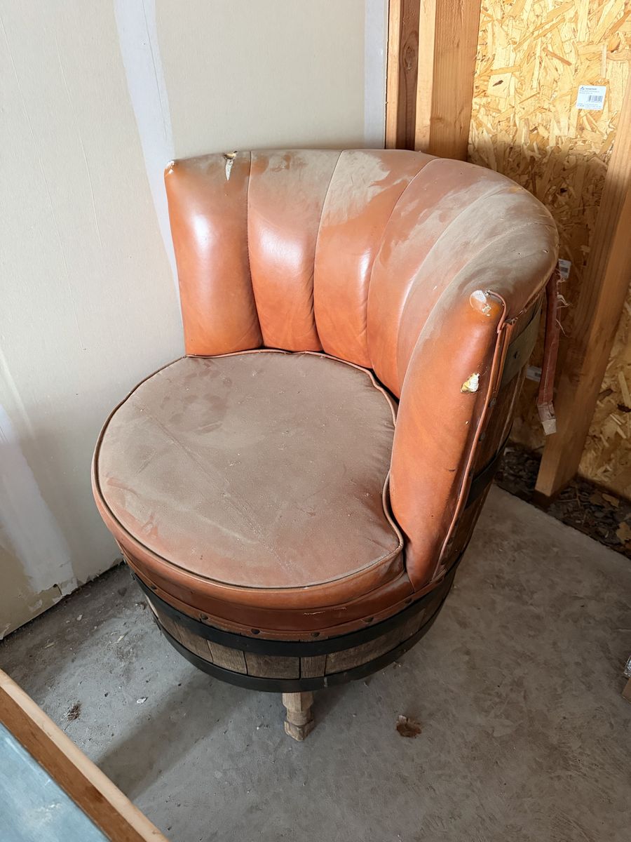 Barrel chair