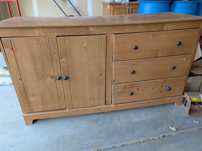 Dresser cabinet