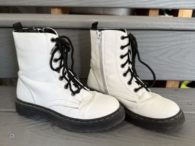 Girls White Combat Boots with Black Laces & Side Zipper Closure - Youth Size 3