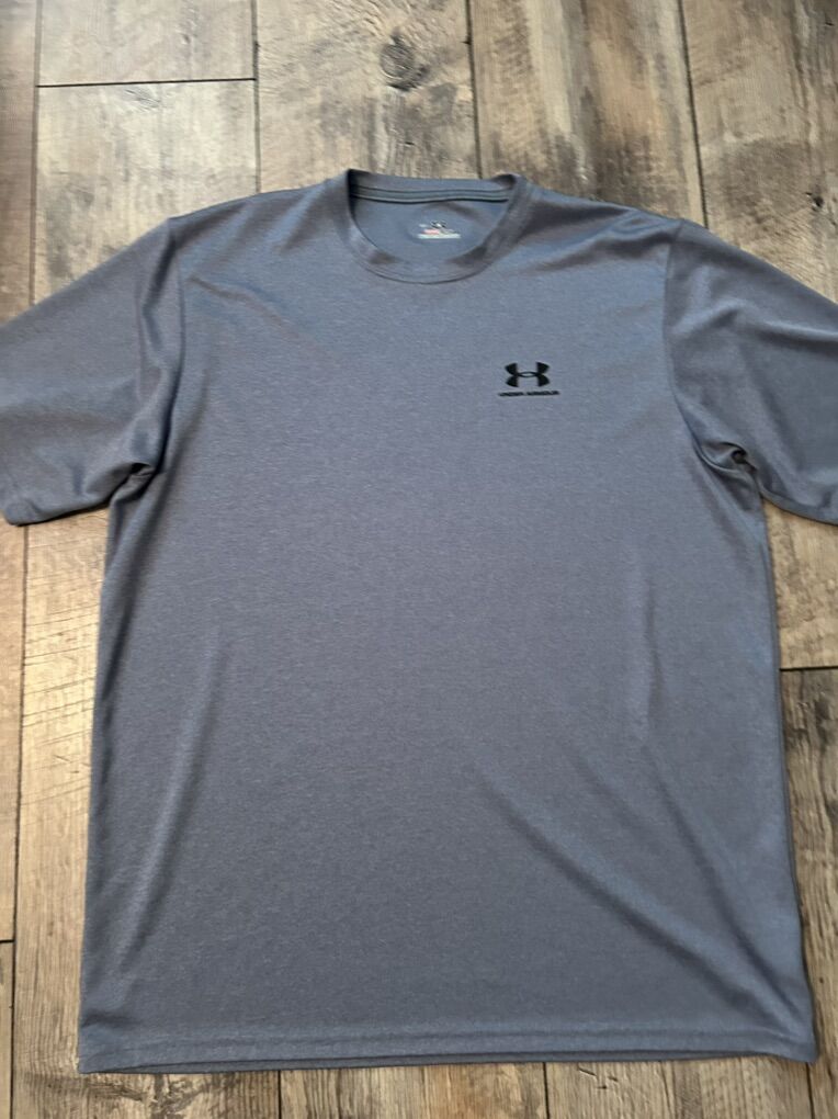 Under Armour T Shirt Large