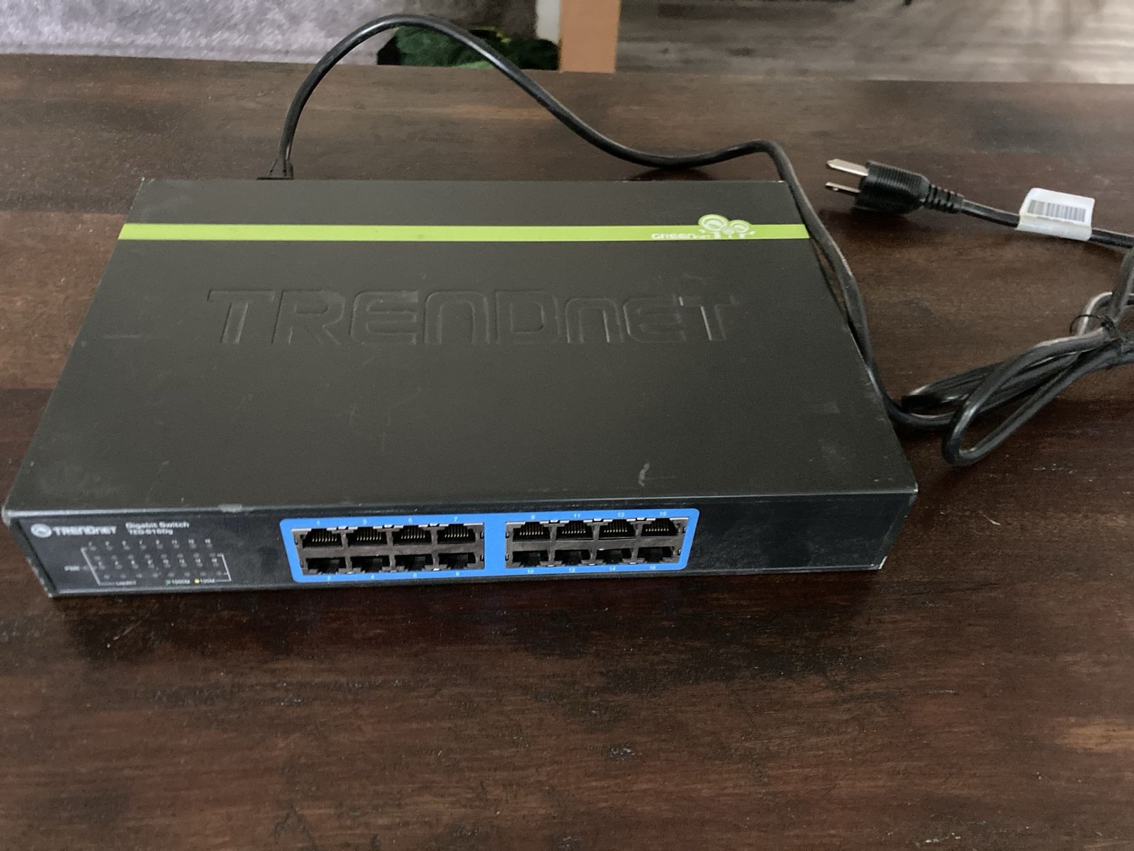 TRENDnet TEG-S160g 16-Port Gigabit Switch - Used