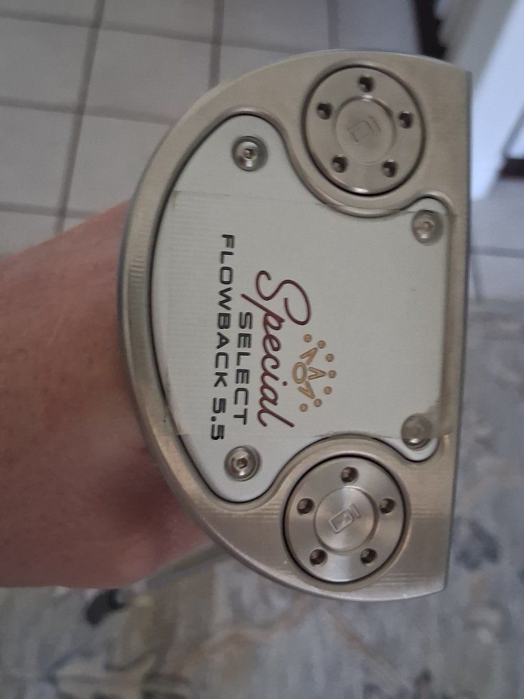 Scotty Cameron Special Select Flowback 5.5 Putter - Excellent Condition, Right Handed