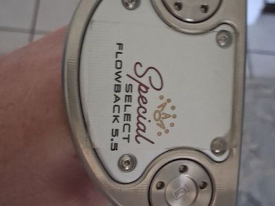 Scotty Cameron Special Select Flowback 5.5 Putter - Excellent Condition, Right Handed